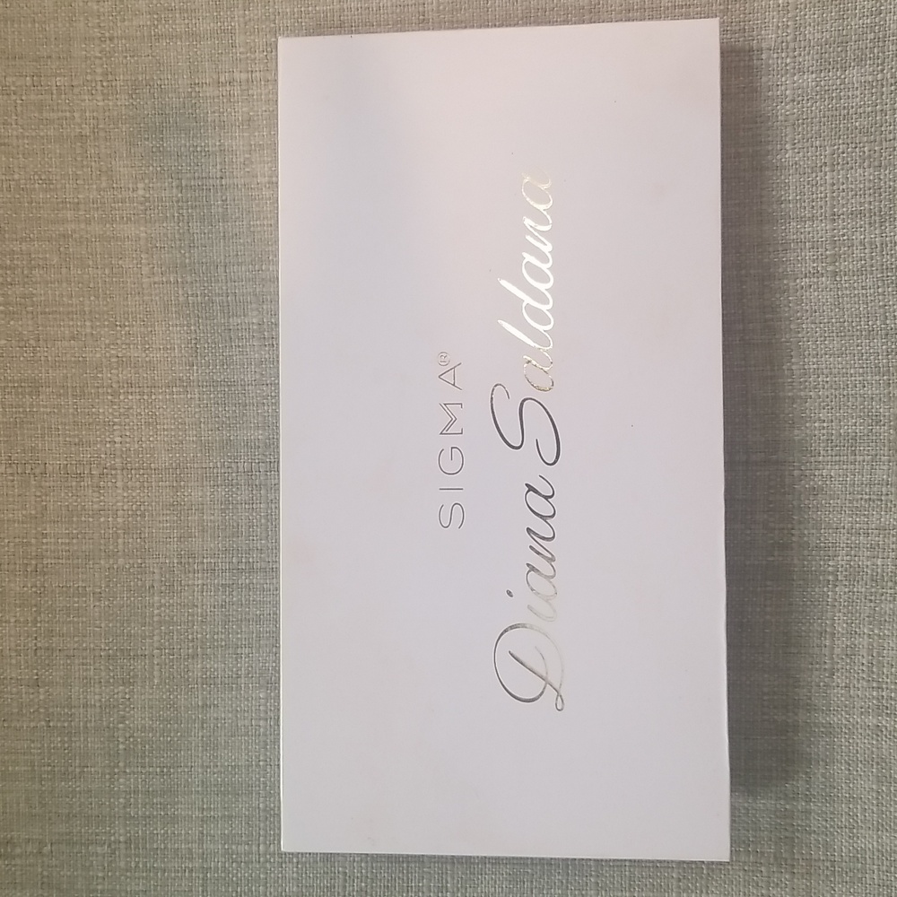 Eyeshadow palette (gently used)